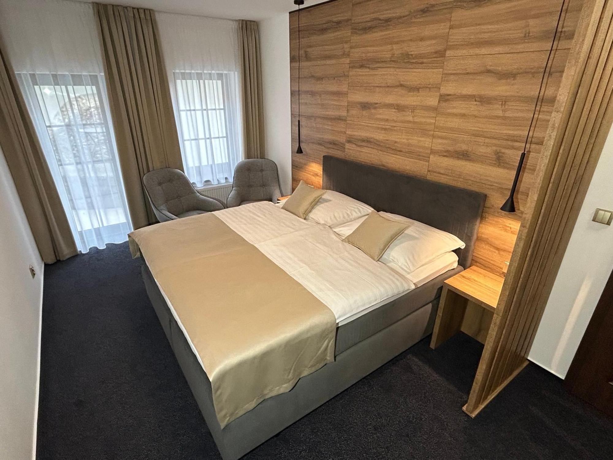 Stary Jicin 11 Hotel Bagian luar foto